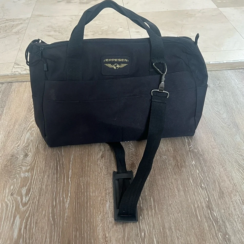 Jeppesen flight bag Perfect for pilots in training or professionals.